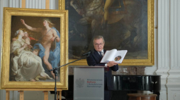 Warszawa, 14.09.2022. Wicepremier, minister kultury i dziedzictwa narodowego Piotr Gliński podczas konferencji prasowej w Muzeum Pałacu Króla Jana III w Wilanowie w Warszawie. Podczas spotkania zaprezentowano kolejne wnioski restytucyjne oraz zainaugurowano kampanię „Puste Ramy”. Fot. PAP/M. Marek 