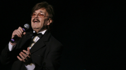 Piosenkarz estradowy Edward Hulewicz. Fot. PAP/A. Grygiel