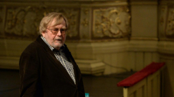 Polski aktor teatralny, filmowy i radiowy, reżyser, pedagog, profesor sztuk teatralnych Krzysztof Orzechowski. Źródło: www.gov.pl