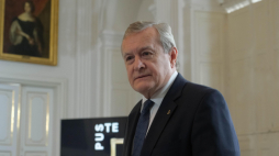 Warszawa, 14.09.2022. Wicepremier, minister kultury i dziedzictwa narodowego Piotr Gliński podczas konferencji prasowej w Muzeum Pałacu Króla Jana III w Wilanowie w Warszawie. Podczas spotkania zaprezentowano kolejne wnioski restytucyjne oraz zainaugurowano kampanię „Puste Ramy”. Fot. PAP/M. Marek
