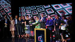 Gdynia, 14.09.2022. Laureaci nagród Polskiego Instytutu Sztuki Filmowej podczas gali wręczenia nagród w trzecim dniu 47. Festiwalu Polskich Filmów Fabularnych w Gdyni. Fot. PAP/A. Warżawa