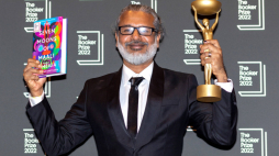 Pisarz Shehan Karunatilaka laureatem nagrody Bookera. Fot. PAP/EPA
