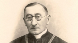 Ksiądz Antoni Rewera. Źródło: Wikimedia Commons