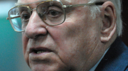 Dramatopisarz i reportażysta Janusz Krasiński. Fot. PAP/A. Rybczyński