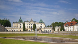 Barokowy zespół pałacowo-parkowy Branickich w Białymstoku. Fot. PAP/J. Ochoński
