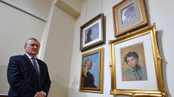 Minister kultury i dziedzictwa narodowego prof. Piotr Gliński zwiedził Pałac Wielopolskich w Ostrowcu Świętokrzyskim. Fot. PAP/P. Polak.