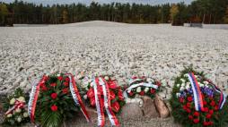 Uroczystość upamiętnienia 79. rocznicy powstania więźniów w niemieckim obozie zagłady w Sobiborze w Muzeum i Miejscu Pamięci w Sobiborze. Fot. PAP/W. Jargiło