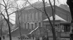 Budynek Teatru im. Stefana Jaracza. Olsztyn, 1948 r. Fot. PAP/CAF