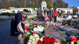 Obchody Narodowego Święta Niepodległości na Cmentarzu Orląt Lwowskich. Lwów, 11.11.2022. Fot. PAP/V. Hrabar
