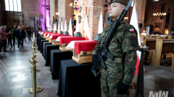 Ostatnie pożegnanie Obrońców w bazylice św. Brygidy w Gdańsku. Źródło: Muzeum II Wojny Światowej