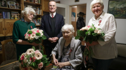Stanisława Dziedziczak, Halina Wodiczko oraz Joanna Klimkiewicz uhonorowane Medalami „Gloria Artis”. Fot. Danuta Matloch/MKiDN