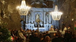 Górnicza pasterka w zabytkowej kopalni soli w Wieliczce. 24.12.2021. Fot. PAP/Art Service