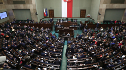 Posłowie na sali obrad Sejmu w Warszawie. Fot. PAP/T. Gzell