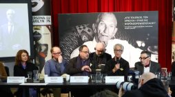 Warszawa, 24.01.2023. Konferencja Fundacji Edukacyjnej Jana Karskiego w siedzibie Teatru Dramatycznego w Warszawie. Wydarzenie związane było z obchodami 80. rocznicy powstania w getcie warszawskim i z polską premierą spektaklu „ZAPAMIĘTAJ. Świadectwo Jana Karskiego”. Fot. PAP/R. Guz 
