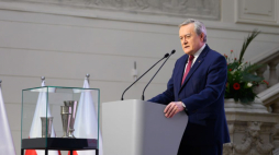 Poznań, 23.01.2023. Wicepremier Piotr Gliński podczas uroczystości przekazania kolekcji sreber Funduszu Obrony Narodowej do zasobów Muzeum Narodowego w Poznaniu. Fot. PAP/J. Kaczmarczyk 