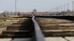 Teren byłego niemieckiego obozu Auschwitz II-Birkenau. Fot. PAP/A. Grygiel