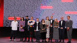  Warszawa, 17.01.2023. Laureaci Paszportów Polityki 2022 (L-P): Wilhelm Sasnal, Anna Górnicka, Jakub Górnicki, Jakub Skrzywanek, 1988 (Przemysław Jankowiak), Agata Słowak, Anna Sułkowska-Migoń, Grzegorz Piątek, Dorota Masłowska, Ryszard Poznakowski, Jan Holoubek podczas uroczystej 30. gali wręczenia Paszportów Polityki. Fot. PAP/M. Marek