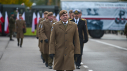 Dowódca Wojsk Obrony Terytorialnej gen. broni Wiesław Kukuła podczas uroczystych obchodów Święta Wojsk Obrony Terytorialnej i 5-lecia tej formacji. Zegrze, 28.09.2022. Fot. PAP/M. Obara