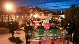 Lublin, 01.03.2022. Uczestnicy marszu pamięci Żołnierzy Wyklętych. Fot. PAP/K. Zienkiewicz