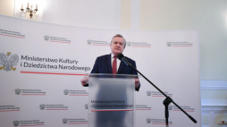 Warszawa, 16.03.2023. Wicepremier, minister kultury Piotr Gliński podczas konferencji prasowej dot. zwiększenia finansowania uczelni artystycznych. Fot. PAP/M. Obara 