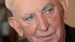 Gustaw Holoubek na zdjęciu archiwalnym z 27.03.2003. Fot. PAP/A. Rybczyński