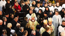 Święcenia biskupie i ingres biskupa nominata diecezji gliwickiej ks. prał Sławomira Odera (C). 11.03.2023. Fot. PAP/Z. Meissner