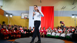 Premier Mateusz Morawiecki podczas spotkania z mieszkańcami Jasła. 11.03.2023. Fot. PAP/D. Delmanowicz