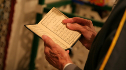 Modlitwa w Domu Modlitewnym w Białymstoku rozpoczynająca ramadan. 2006 r. Fot. PAP/P. Supernak