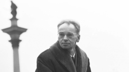 Polska, 1960. Jerzy Andrzejewski, prozaik, publicysta, felietonista, scenarzysta, działacz opozycji demokratycznej w PRL-u. Fot. PAP/S. Czarnogórski 