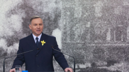 Warszawa, 19.04.2023. Prezydent Andrzej Duda podczas uroczystości 80. rocznicy wybuchu powstania w Getcie Warszawskim przed Pomnikiem Bohaterów Getta w Warszawie. Fot. PAP/L. Szymański