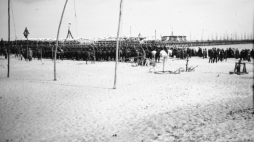 Szwadron Przyboczny Prezydenta Rzeczypospolitej podczas uroczystości otwarcia Tymczasowego Portu Wojennego i Schroniska dla Rybaków w Gdyni. 29.04.1923. Fot. NAC