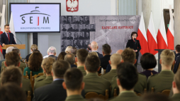 Marszałek Sejmu RP Elżbieta Witek podczas konferencji naukowej "80. rocznica ujawnienia zbrodni katyńskiej - Kapelani Katyńscy" w Sali Kolumnowej Sejmu w Warszawie. Fot. PAP/L. Szymański