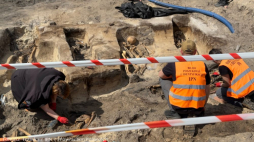 Rembertów: Prace na terenie jednostki wojskowej. Źródło: IPN
