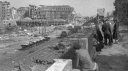 Ruiny Dworca Głównego. Warszawa, 1946 r. Fot. PAP/CAF/S. Dąbrowiecki 