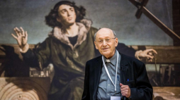 Kraków, 24.05.2023. Ks. prof. Michał Heller na otwarciu Światowego Kongresu Kopernikańskiego w Auditorium Maximum Uniwersytetu Jagiellońskiego. Fot. PAP/Art Service