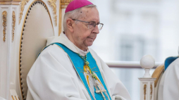 Częstochowa, 03.05.2023. Przewodniczący Konferencji Episkopatu Polski abp Stanisław Gądecki podczas mszy świętej, sprawowanej w ramach uroczystości Najświętszej Maryi Panny Królowej Polski na Jasnej Górze w Częstochowie. Fot. PAP/Z. Meissner