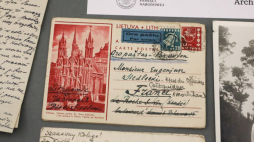 Warszawa, 17.05.2023. Zbiór materiałów rodzinnych Konsula Honorowego RP w Rosario Bartłomieja Stanisława Moszoro, 17 bm. w Archiwum IPN w Warszawie. W kolekcji znajdują się dokumenty po ojcu – Kazimierzu Wiktorze Moszoro, matce – Ludmile Marii Dąbrowskiej oraz inż. Eugeniuszu Siedleckim. Fot. PAP/T. Gzell 