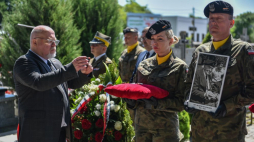 Międzyrzec Podlaski, 31.05.2023. Uroczystości pogrzebowe śp. kpt. Władysława Szwendera na Cmentarzu Parafialnym w Międzyrzecu Podlaskim. Fot. PAP/W. Jargiło