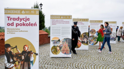 Otwarcie wystawy „Tradycje od pokoleń. Niematerialne dziedzictwo kulturowe w Polsce” w Muzeum Zamkowym w Sandomierzu. Fot. PAP/P. Polak