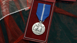 Medal Stulecia Odzyskanej Niepodległości. Fot. PAP/A. Reszko