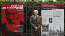 Wnuk premiera Tomasza Arciszewskiego prof. Tomasz Arciszewski podczas otwarcia wystawy Instytutu De Republica „Tomasz Arciszewski 1877-1955. Robotnik, polityk, premier” w Galerii Plenerowej Łazienek Królewskich. Warszawa, 02.06.2023. Fot. PAP/P. Supernak