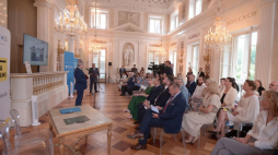 Uczestnicy konferencji dot. premiery trzech nowych kanałów komunikacyjnych Narodowego Instytutu Konserwacji Zabytków: Portalu Spotkania z Zabytkami, nowej odsłony magazynu "Spotkania z Zabytkami" oraz aplikacji MonumentApp. Fot. PAP/M. Obara