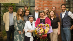 Uczestniczka Powstania Warszawskiego Zofia Czekalska „Sosenka” (C-L) obchodzi swoje 100. urodziny w Muzeum Powstania Warszawskiego. Fot. PAP/Kalbar