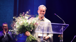 Laureat, poeta Tomasz Różycki na uroczystej Gali Nagrody im. Wisławy Szymborskiej w Krakowie. Fot. PAP/Ł. Gągulski