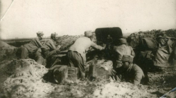 Stanowisko ciężkiego karabinu maszynowego Schwarzlose wz. 1907/12. Pozycje 4 Pułku Piechoty Legionów Polskich w czasie bitwy pod Jastkowem. 1.08.1915 r. Źródło: CAW