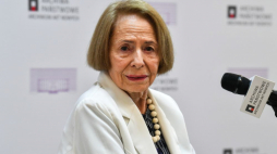 Warszawa, 28.06.2023. Córka ppłk. Kiwerskiego Barbara Kiwerska-Nowosad podczas konferencji prasowej z okazji przekazania archiwaliów ppłk. Jana W. Kiwerskiego ps. Oliwa do zasobu Archiwum Akt Nowych. Fot. PAP/A. Lange