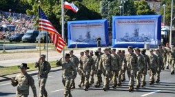 Warszawa, 15.08.2023. Defilada „Silna Biało-Czerwona” z okazji Święta Wojska Polskiego 2023. Fot. PAP/R. Pietruszka