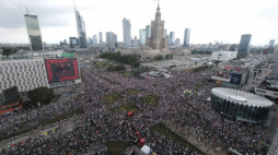 Warszawa, 01.08.2023. Marsz Powstania Warszawskiego 2023 na rondzie Dmowskiego w Warszawie. Fot. PAP/Kalbar 