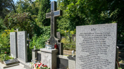 Kijów, Ukraina, 15.08.2023. Upamiętnienie żołnierzy Wojska Polskiego poległych w 1920 roku w walkach z bolszewikami, na Cmentarzu Bajkowa w Kijowie. Fot. PAP/V. Musiienko