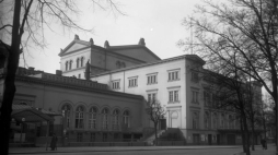 Opera Krolla. Źródło: Wikimedia Commons